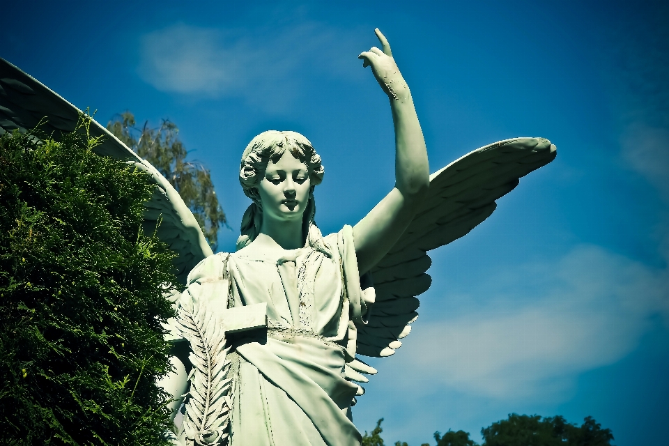 Piedra monumento estatua azul