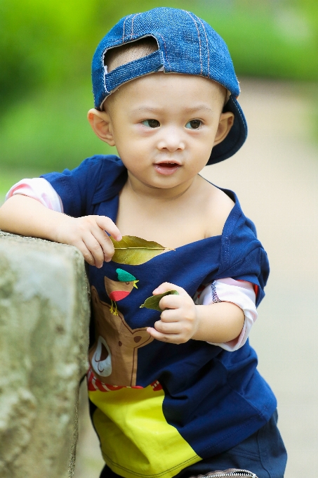 Orang bermain anak laki-laki