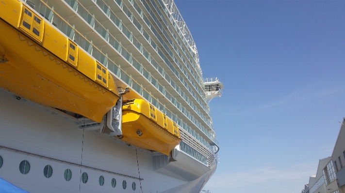 Boat skyscraper ship transport Photo