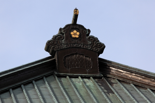 Roof building monument statue Photo