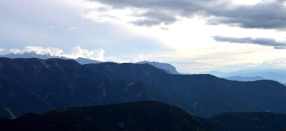 Paesaggio rock montagna nube