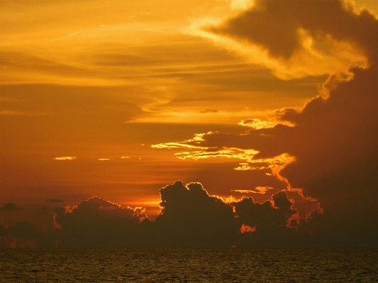 Foto Mar horizonte nuvem céu