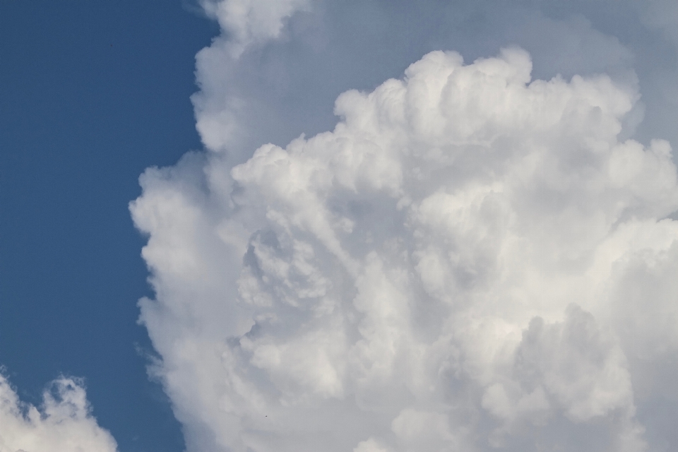 Cloud sky atmosphere daytime