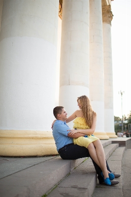 Foto Donna seduta coppia romanza