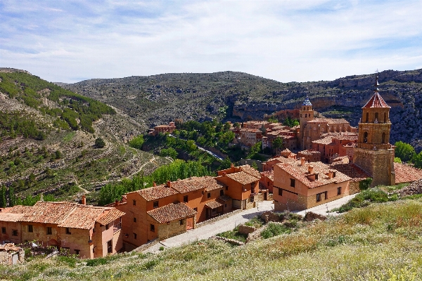 Foto Paisagem montanha cidade prédio