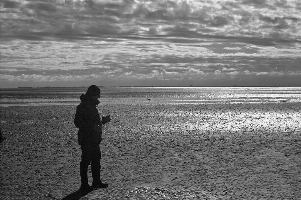 Foto Pantai laut pesisir pasir