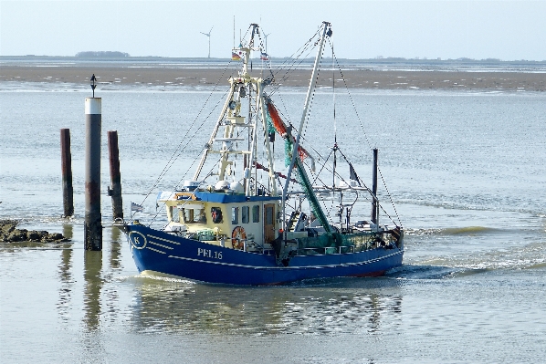 Sea water sky boat Photo