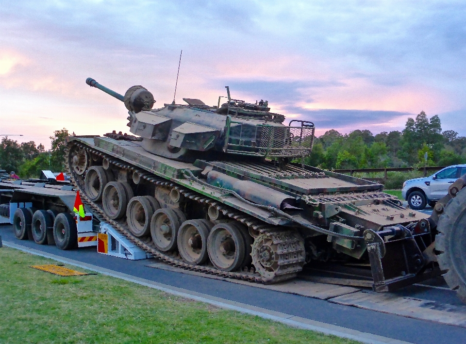 Militaire armée véhicule arme