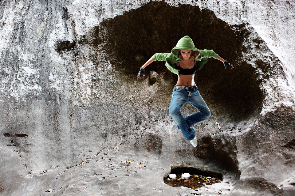 Rock orang gadis petualangan