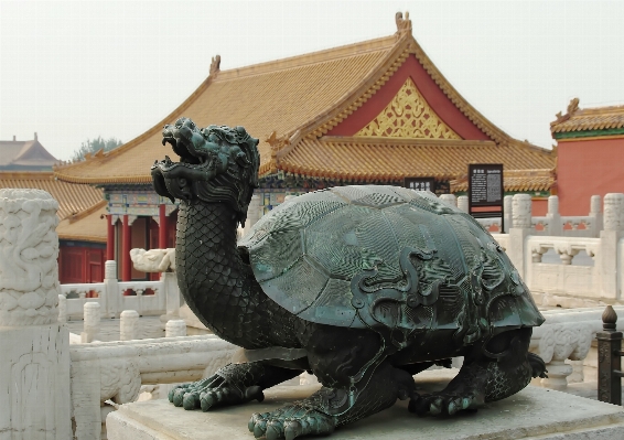 Foto Monumen bepergian patung dekorasi