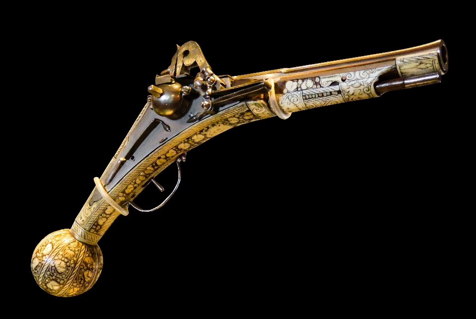 Vieux arme saxophone pistolet