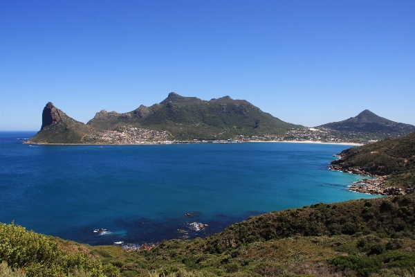 ビーチ 海 海岸 山 写真