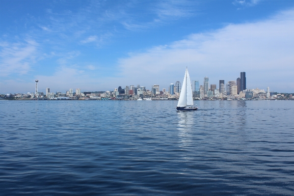 Sea water boat skyline Photo