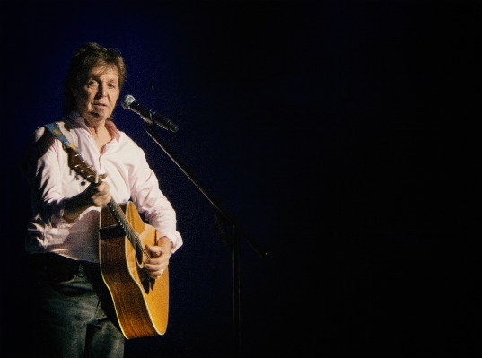 Foto Musik gitar konser penyanyi