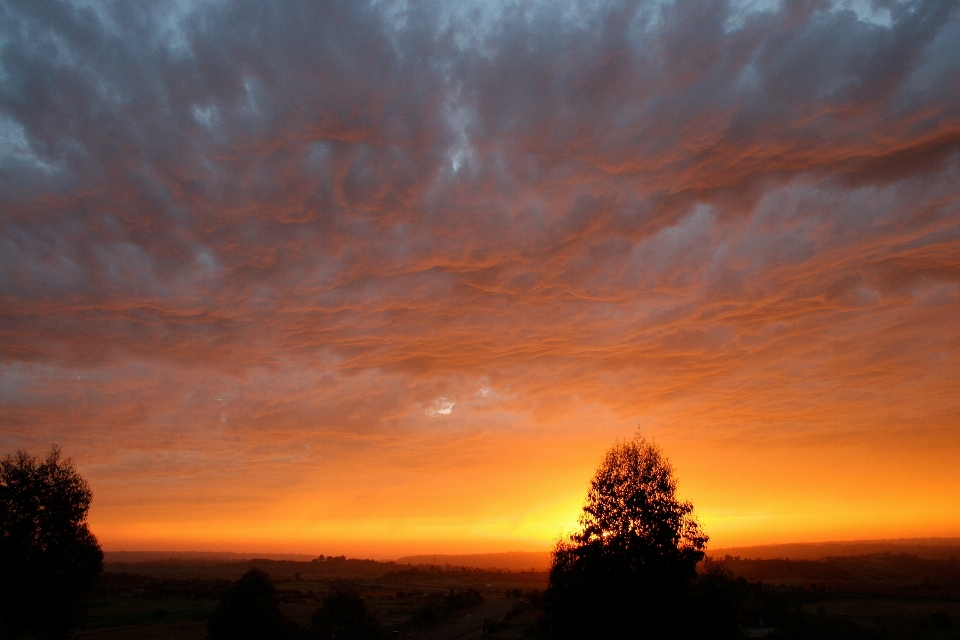 Horizon silhouette cloud sky