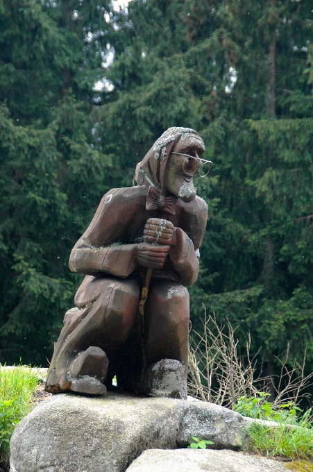 Nature wood monument statue