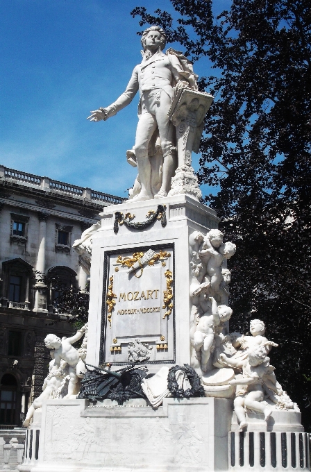 Musik monument statue wahrzeichen