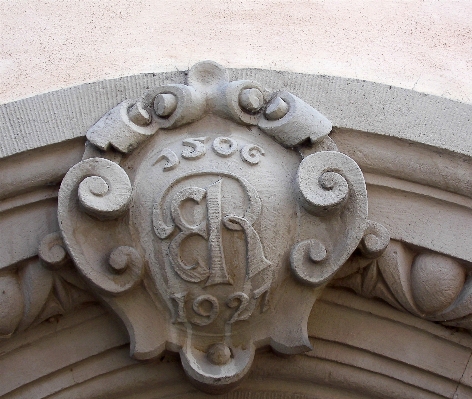 Home monument statue facade Photo