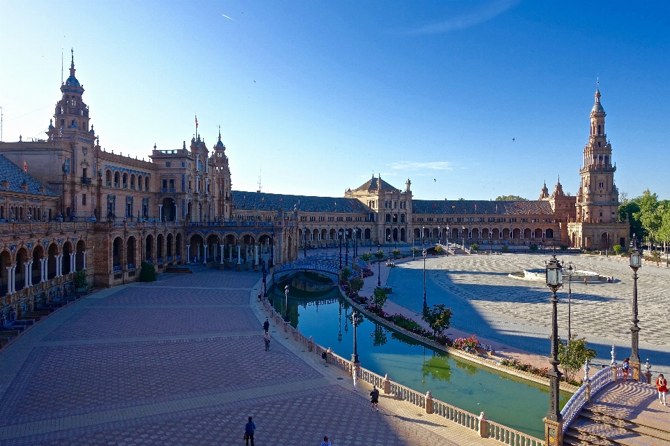 Passerella città palazzo monumento