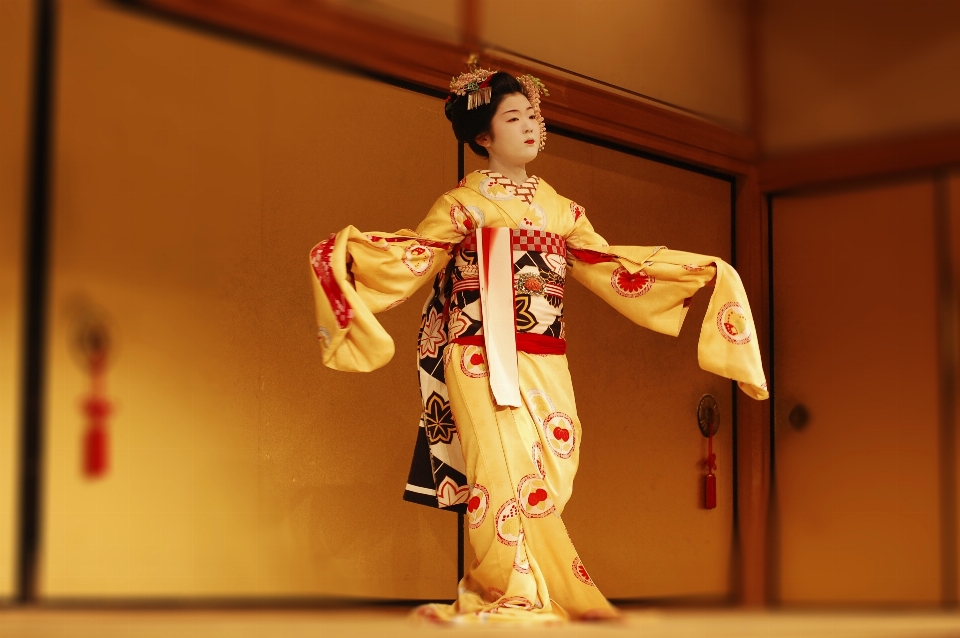 Femme danse vêtements japon