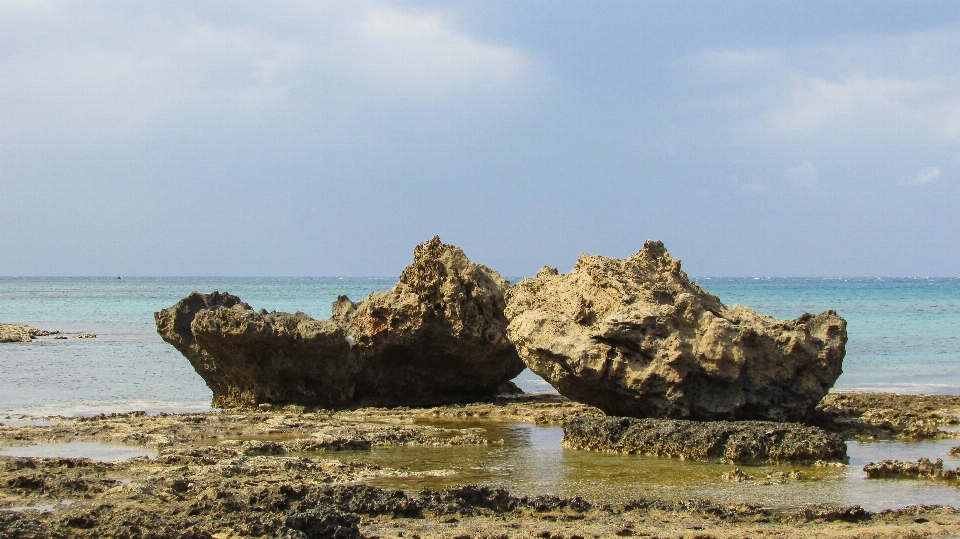 Praia mar costa areia