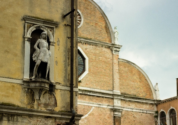 Architecture building monument statue Photo