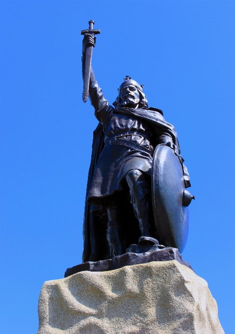 Monumento estatua punto de referencia turismo