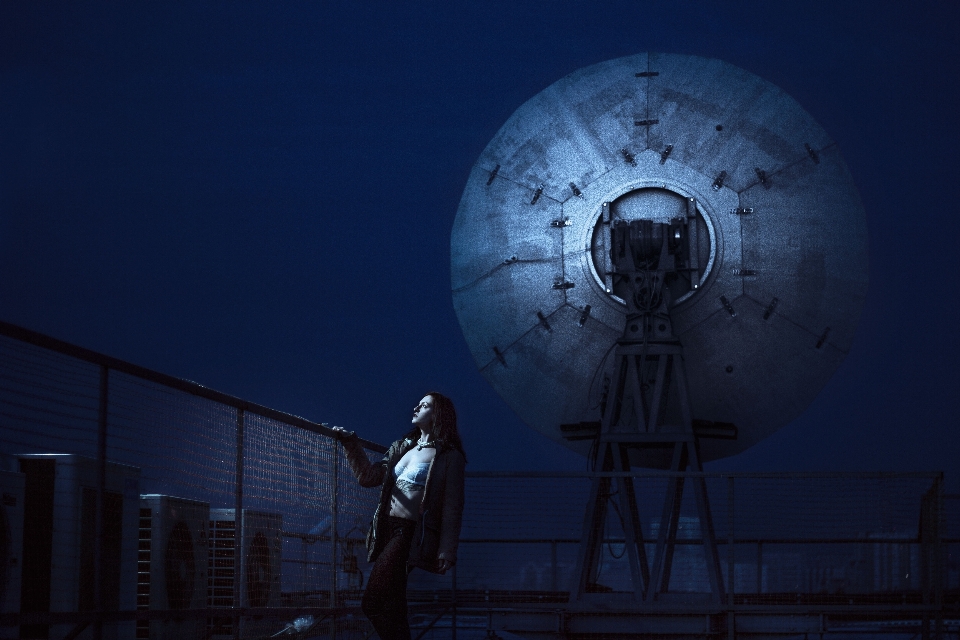 Luz cielo chica tecnología