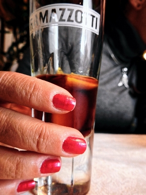 Hand wine bar finger Photo