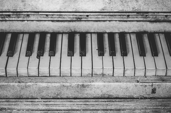 Music black and white wood keyboard Photo