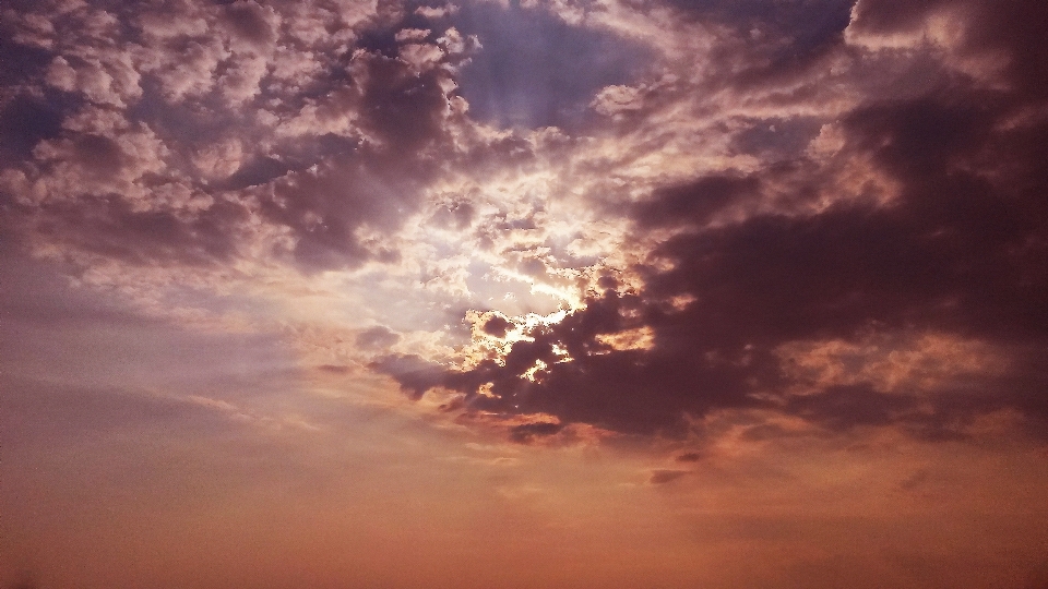 Horizon lumière nuage ciel