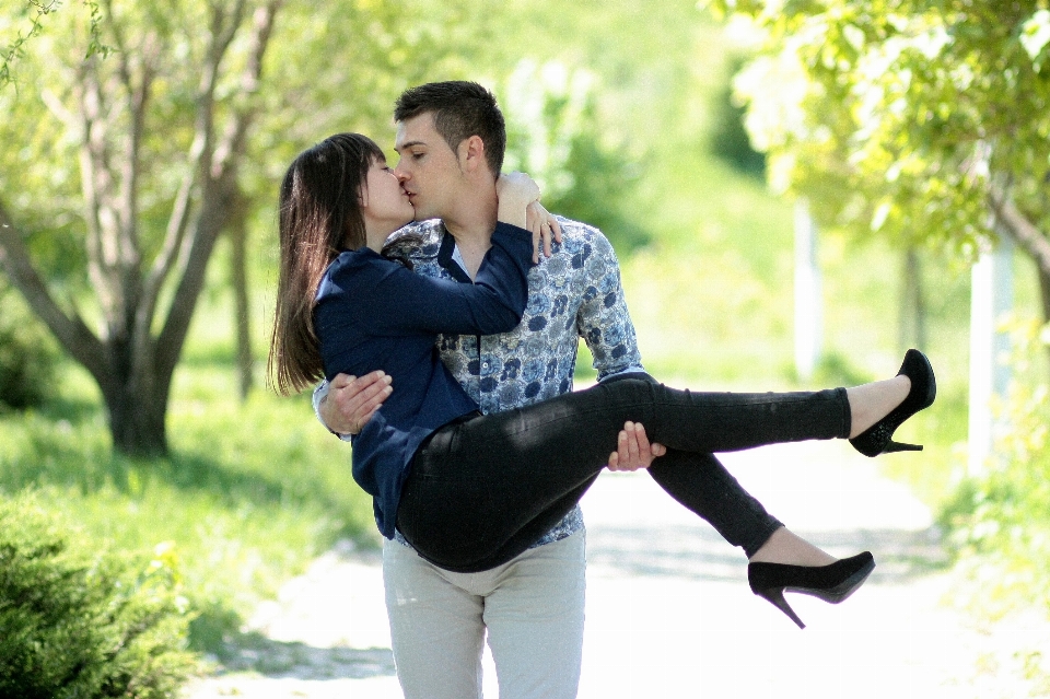 Photography love park kiss