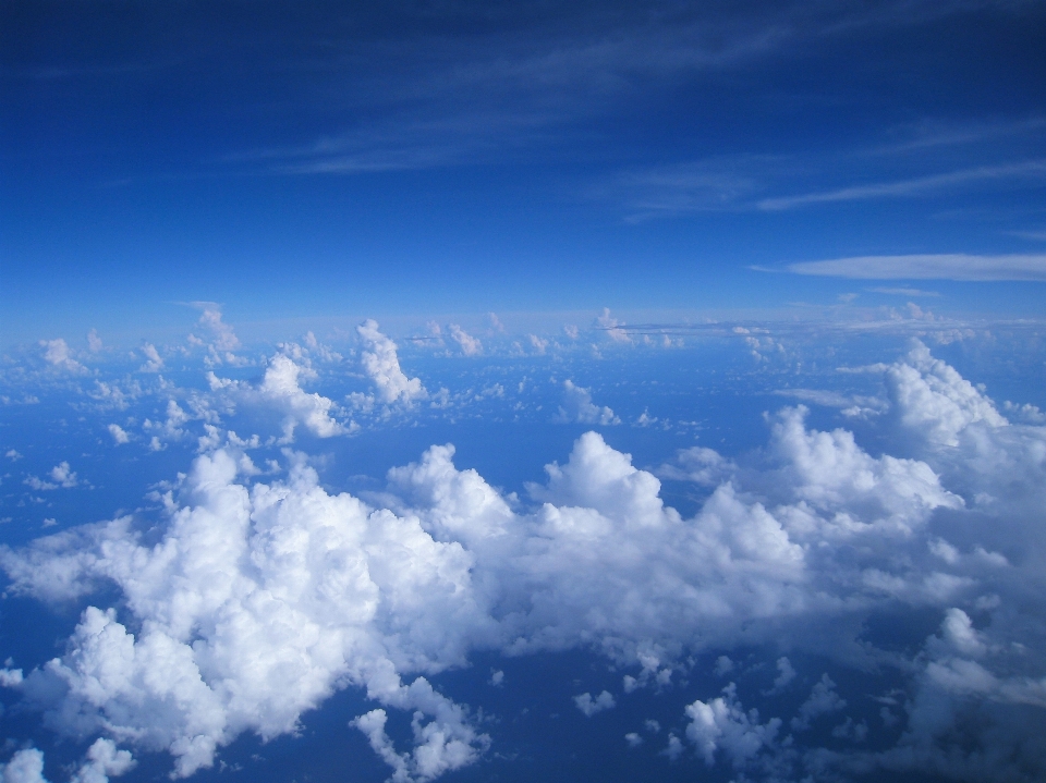 Horizonte nuvem céu branco