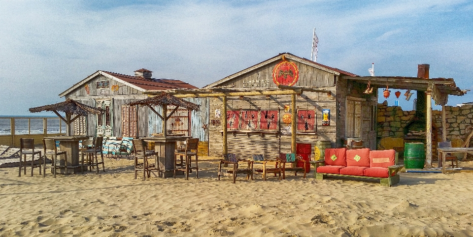 Pantai laut pesisir alam