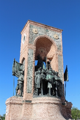 Foto Arsitektur monumen patung lengkungan