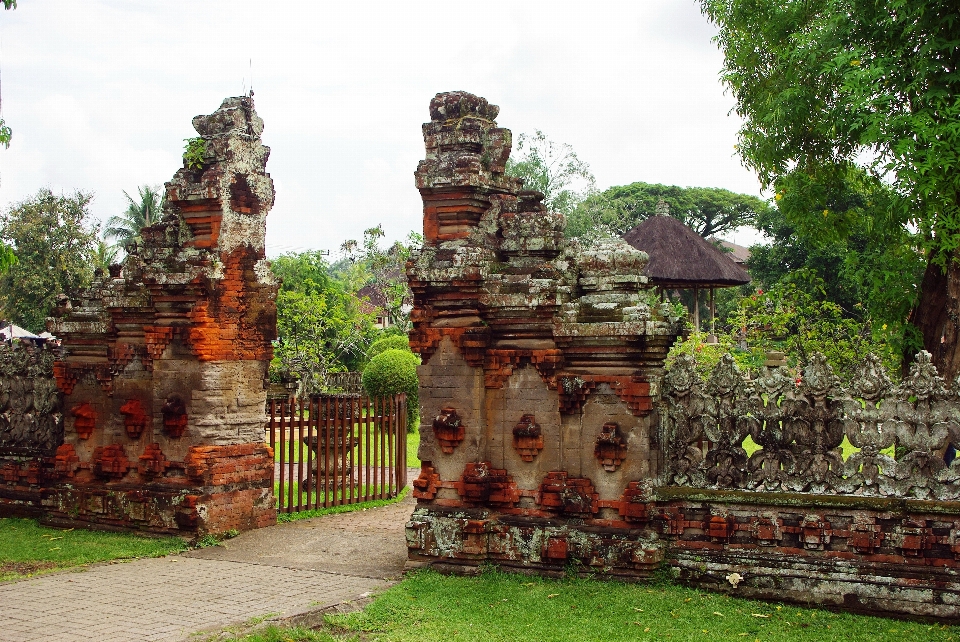 Building religion garden place of worship