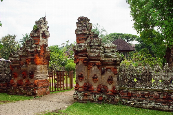 Foto Bangunan agama kebun tempat beribadah
