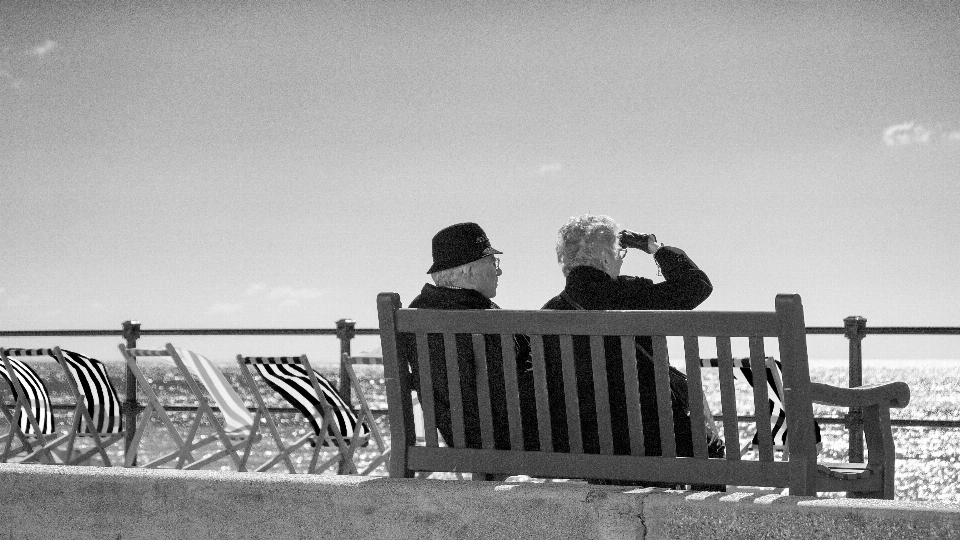 Homme plage mer côte