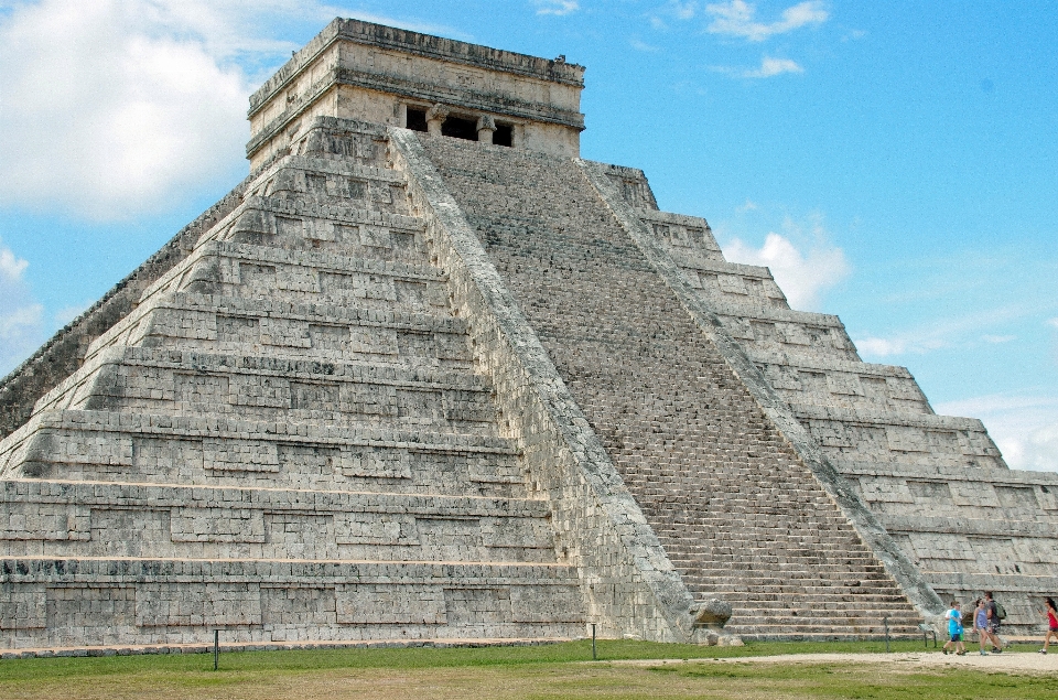 Monumento piramide punto di riferimento messico