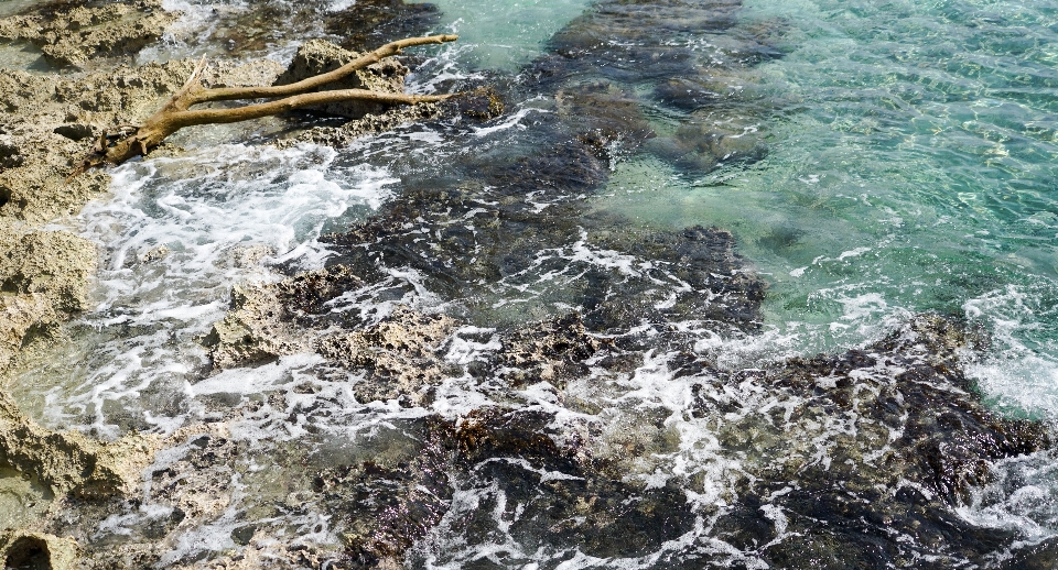 Pantai laut pesisir air