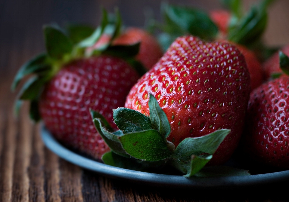 Plantar fruta baga doce