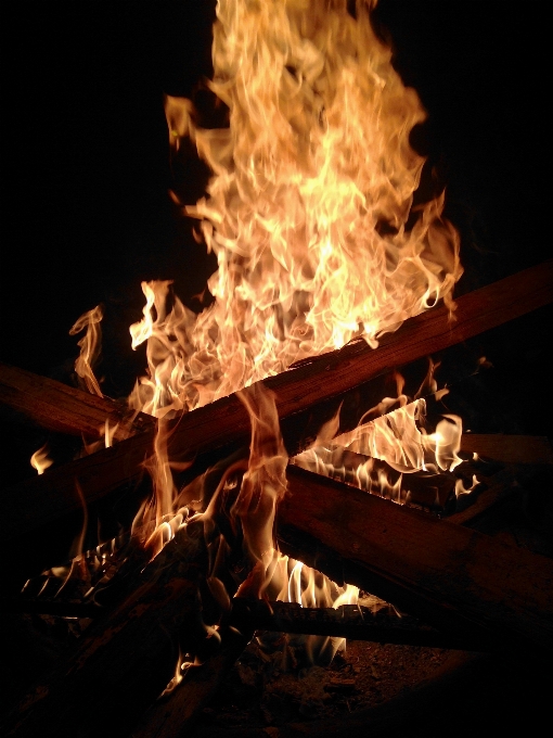 Noche fuego chimenea oscuridad
