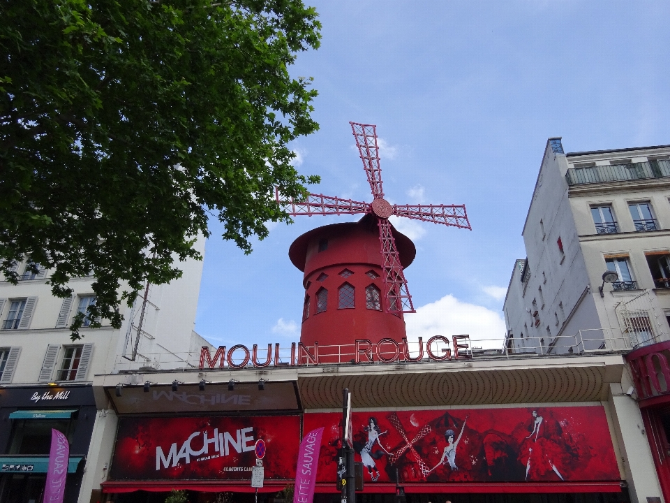 Paris downtown france moulin rouge