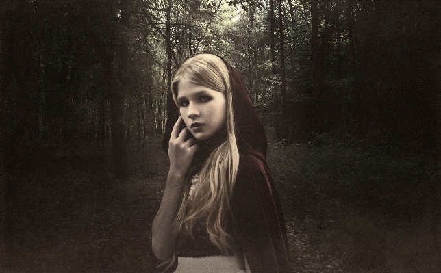 Forest black and white girl photography Photo