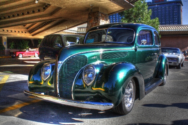 Auto rad fahrzeug zeigen Foto