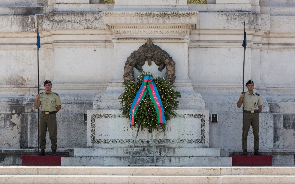 壁 記念碑 銅像 イタリア