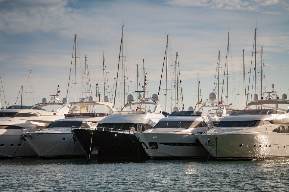 Mar costa dock bote