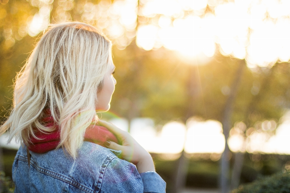 Fille femme lever du soleil coucher de