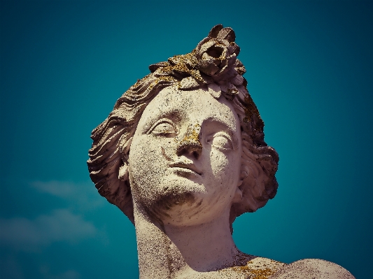 Photo Femme monument statue bleu