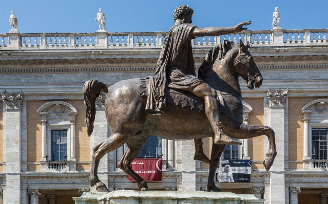 Monument statue horse stallion Photo